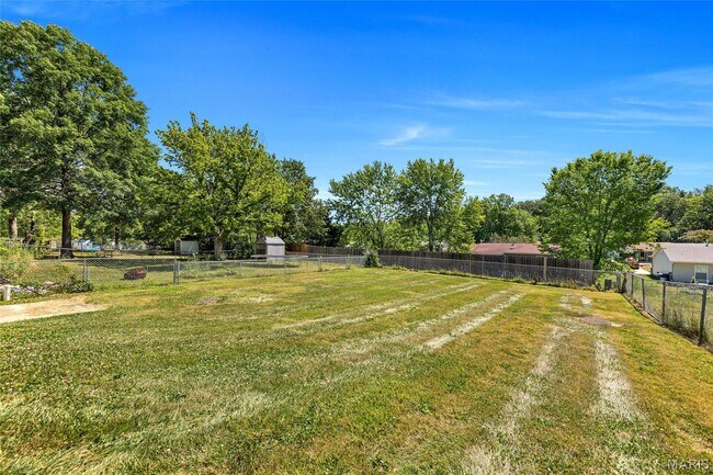 Building Photo - 32 Laura Dr