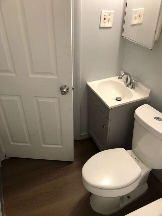 Building Photo - Charming Renovated 2-Bedroom Lower Unit – Section 8 Welcome