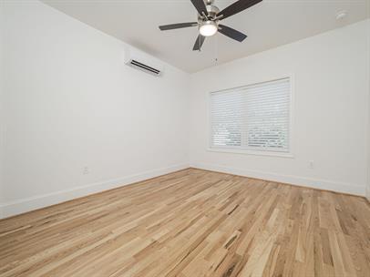 Building Photo - 3707 Lexington Dr