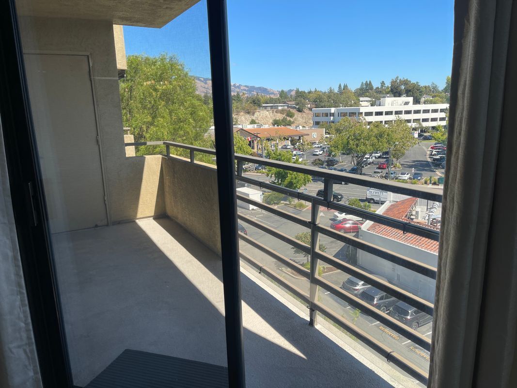 Building Photo - 1201 Alta Vista Ct