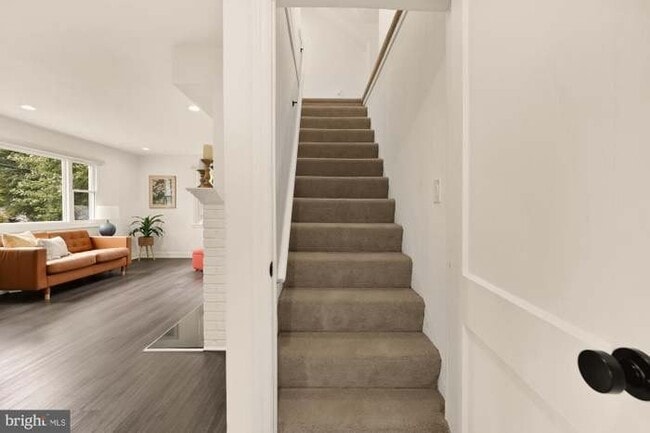 Building Photo - 6728 Barrett Rd