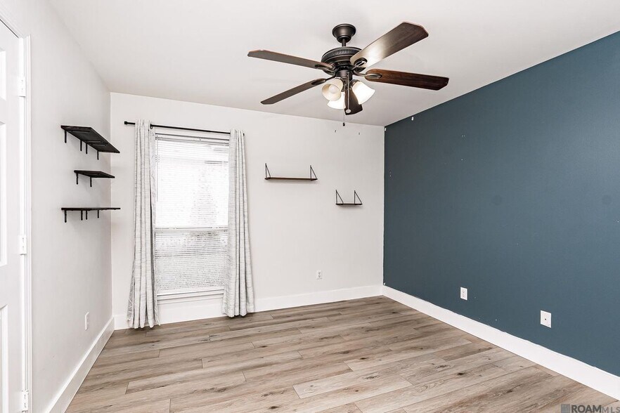 Building Photo - 15484 Oakstone Dr