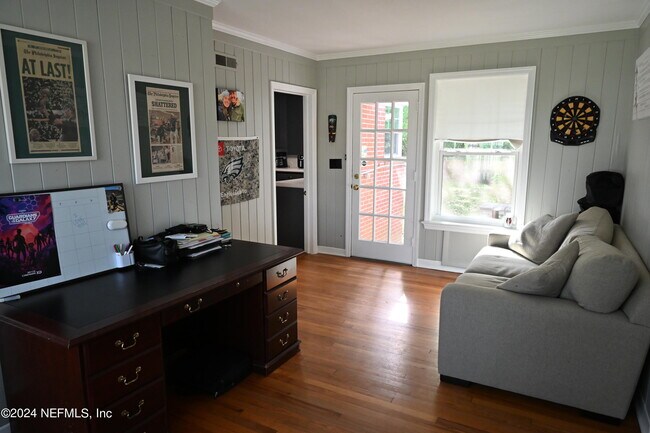 Building Photo - 5054 Pirates Cove Rd