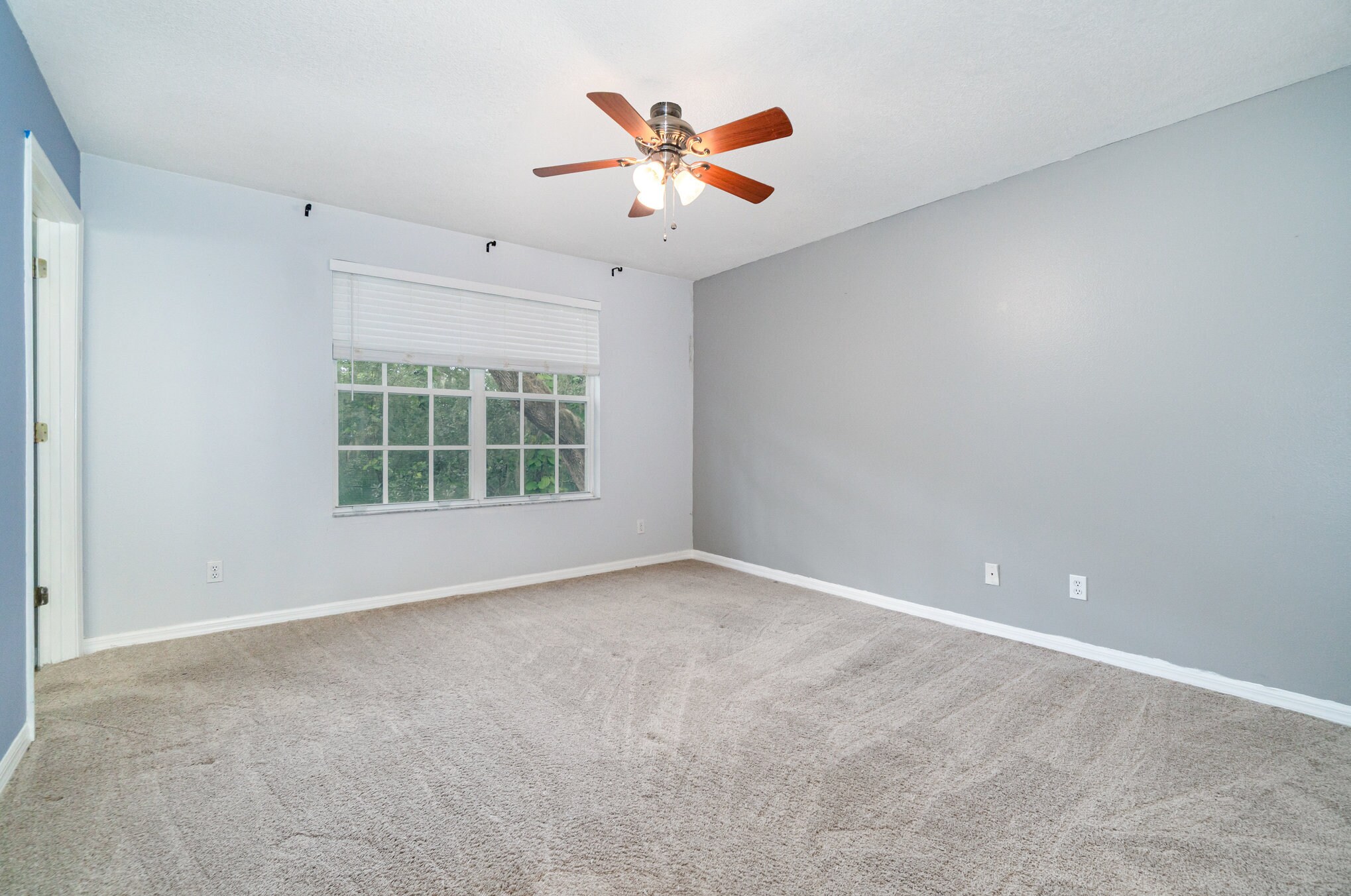 Building Photo - 1030 Loch Vail