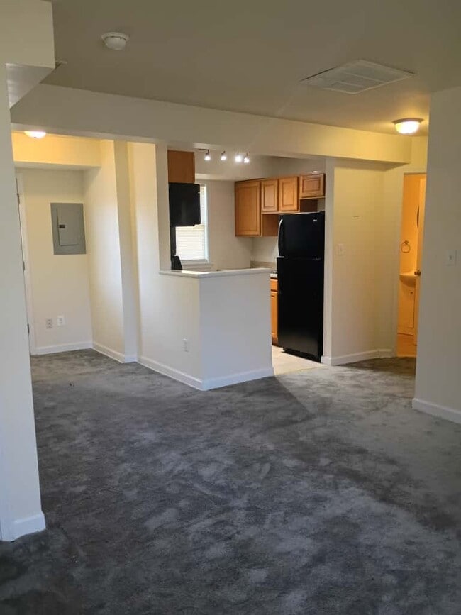 Building Photo - 2510 Kent Village Dr