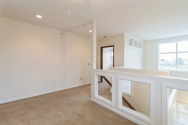 Loft - 640 S 50th St