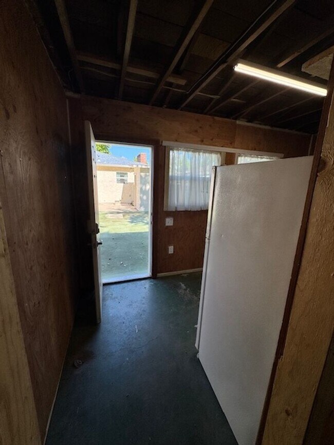 Building Photo - Charming Updated 4-Bedroom Home in the Garden Tract – Hardwood Floors, Central Air, 2-Car Garage ...