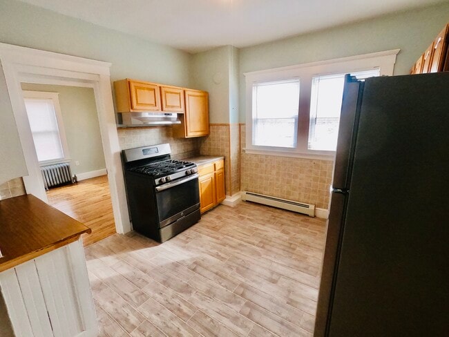 Building Photo - 174 Campbell Ave