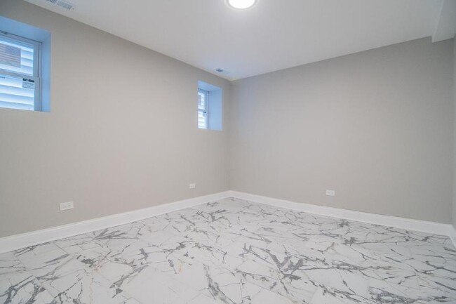 Primary Photo - 2 bedroom in Chicago IL 60651
