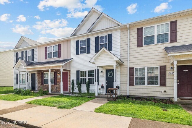 Building Photo - 9005 Banister Loop