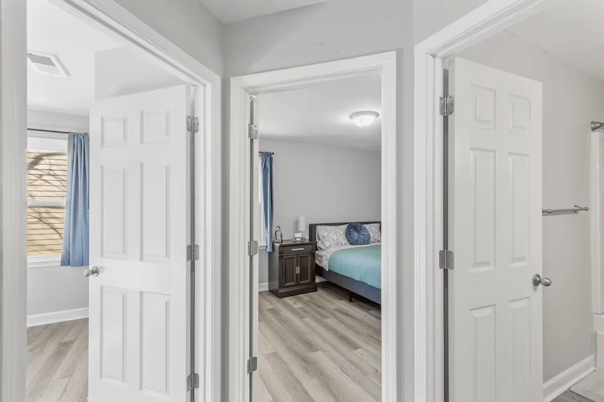 Building Photo - Room in House on Harmony Ct