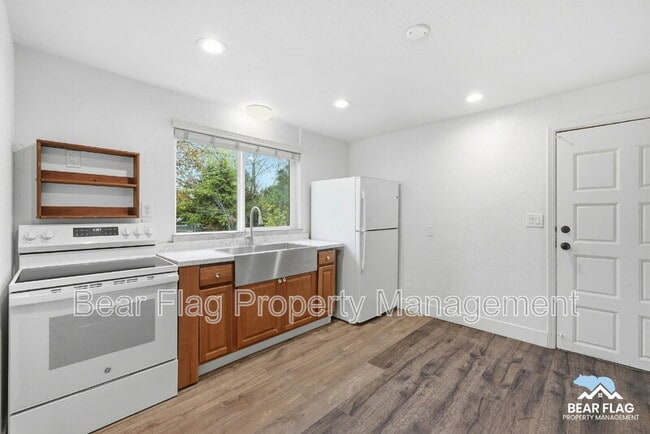 Building Photo - 3351 Albany Way