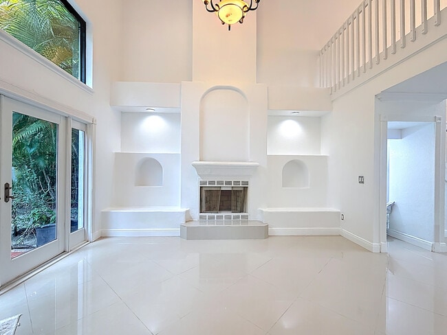 Building Photo - 375 NW 48th Ave