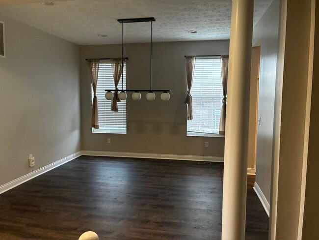 Building Photo - Gorgeous 3 bdr/3.5 bath Home in Centerville/Springboro Area