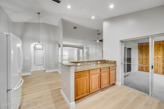 Building Photo - 187 Pinta Cir