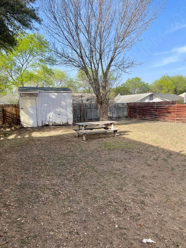 Building Photo - 6317 Village Club