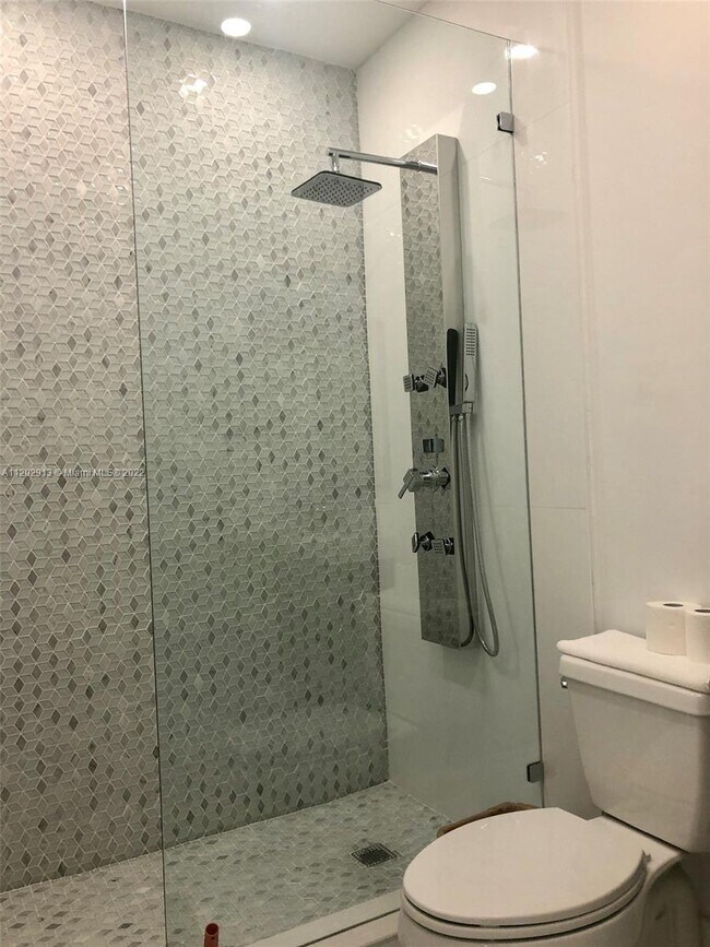 Building Photo - 201 186th St