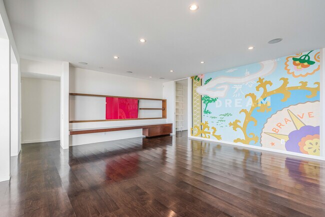 Building Photo - 686 Enchanted Way