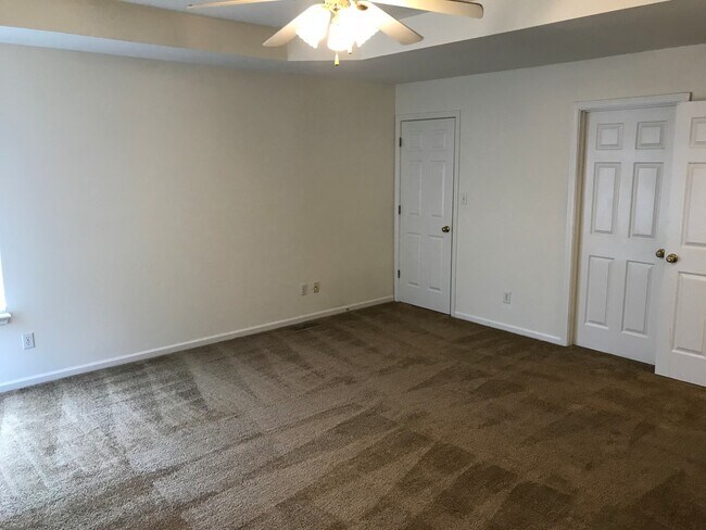 Building Photo - 1704-1706-1706 Juniper Dr