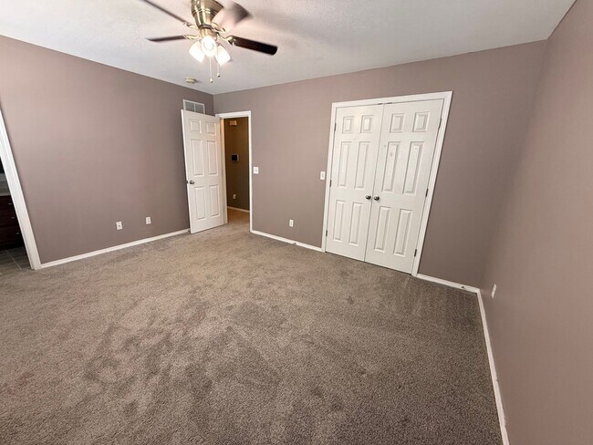 Building Photo - Beautiful Split Level in Northern Heights