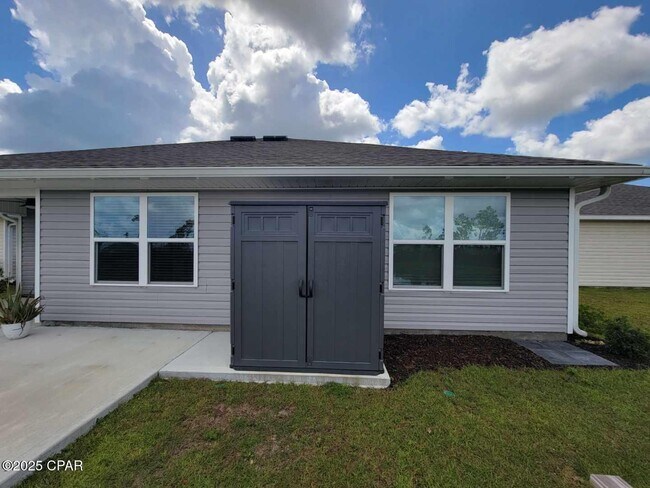 Building Photo - 6585 Slabinski Ln