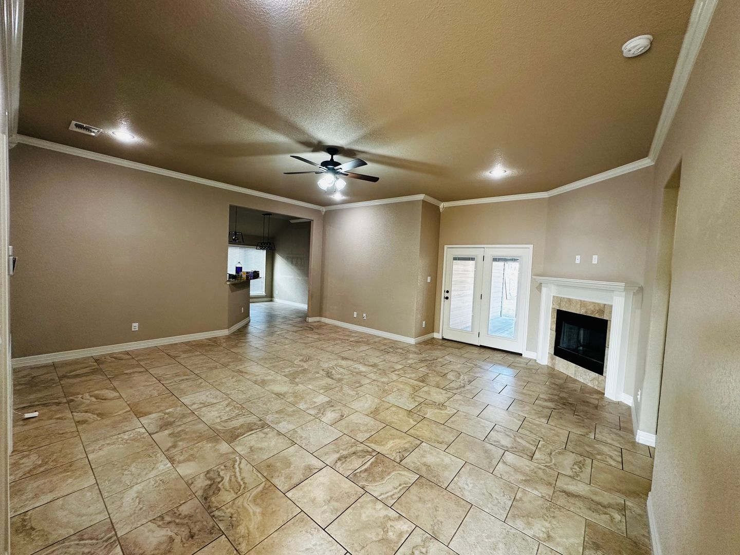 Building Photo - 1004 Chaucer Ln