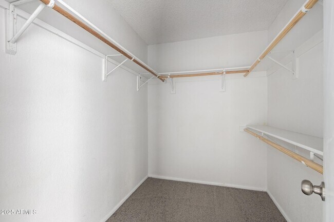 Building Photo - 15604 E Mustang Dr