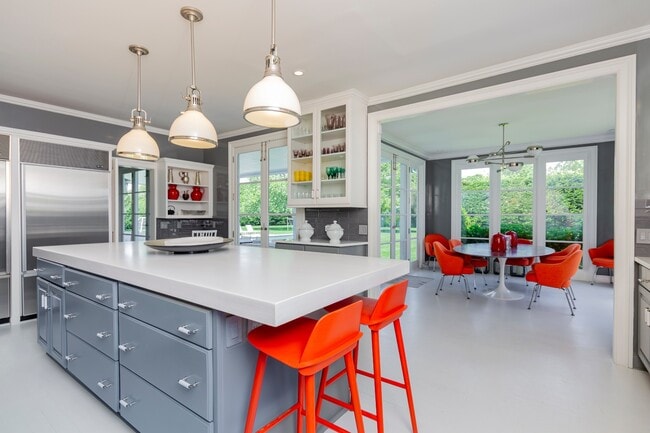 Building Photo - 59 First Neck Lane