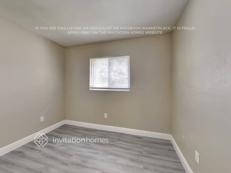 Building Photo - 14502 SW 139th Ave Cir E