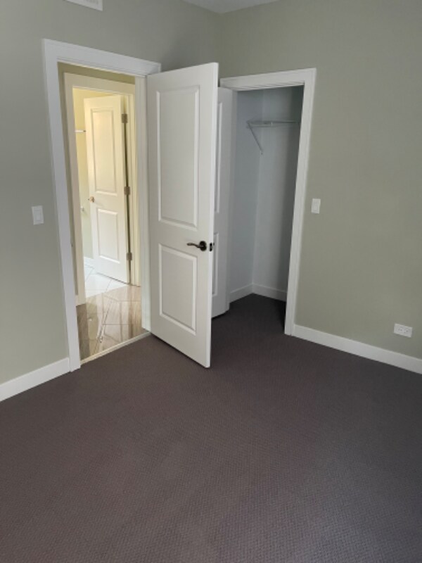 Building Photo - 7831 S Loomis Blvd