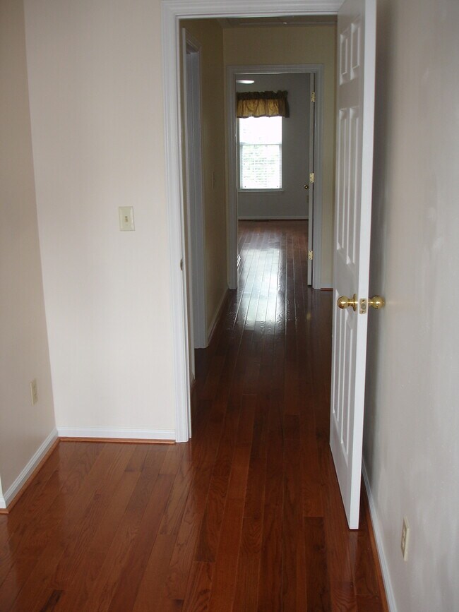 Building Photo - 302 Armour St