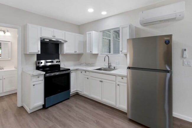 Building Photo - Wonderful 2 Bedroom Home