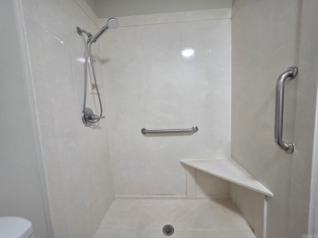 Building Photo - 3 Apache Dr