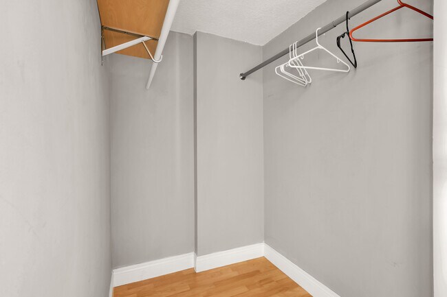 Building Photo - 1345 West Ave