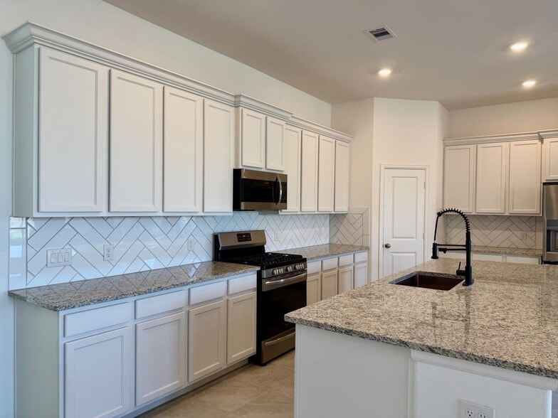 Building Photo - 3715 Rock Ledge Dr