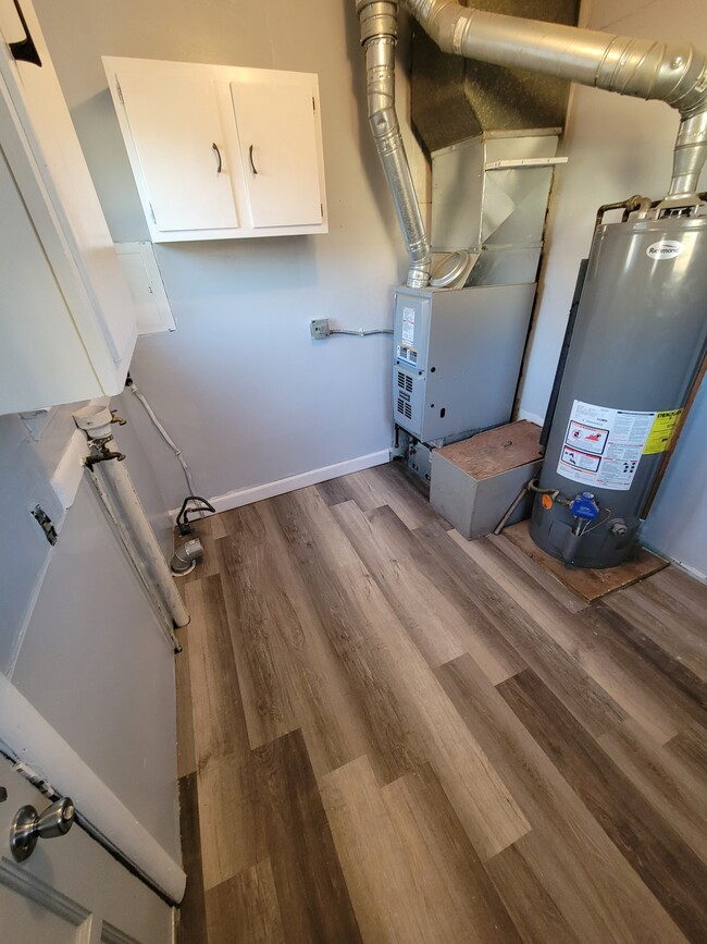 Building Photo - 1860 S Shore Blvd