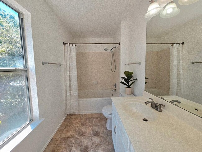 Building Photo - 1002 Keeshond Pl