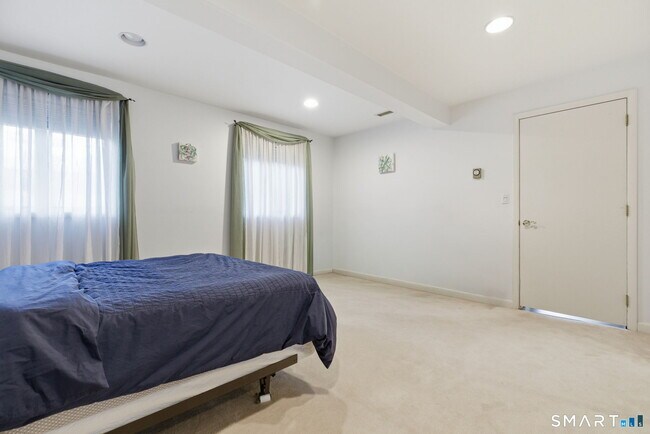 Building Photo - 53 Dagmar Rd