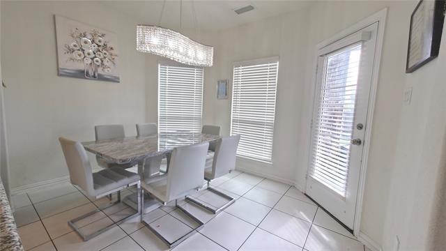 Building Photo - 358 Llano Dr