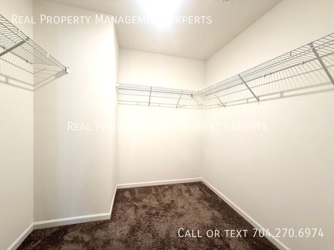 Building Photo - 6017 Rizer Dr