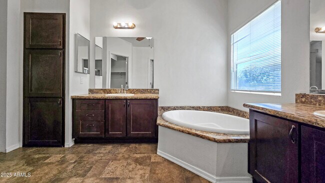 Building Photo - 7408 S 197th Dr