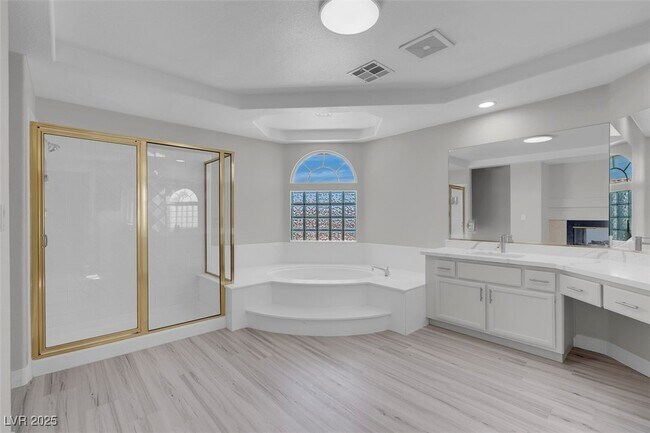 Building Photo - 3604 N Campbell Rd