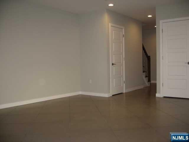 Building Photo - 816 Jassamine Way