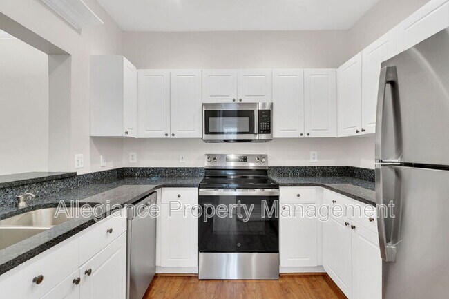 Building Photo - 4560 Strutfield Ln