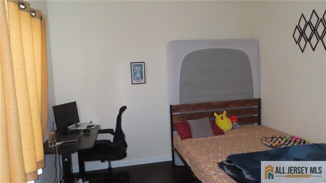 Building Photo - 423 Micali Way