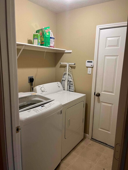 Building Photo - 8207 Fairgrove Park Ct