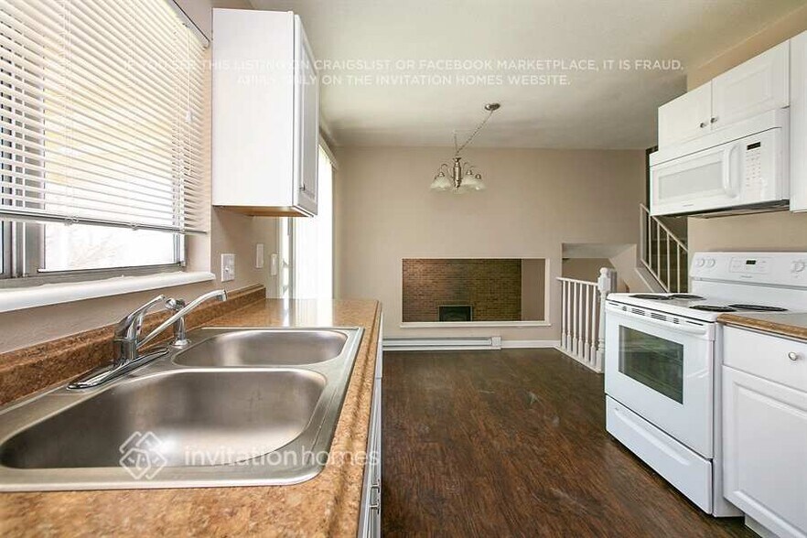 Building Photo - 10932 Birch Dr