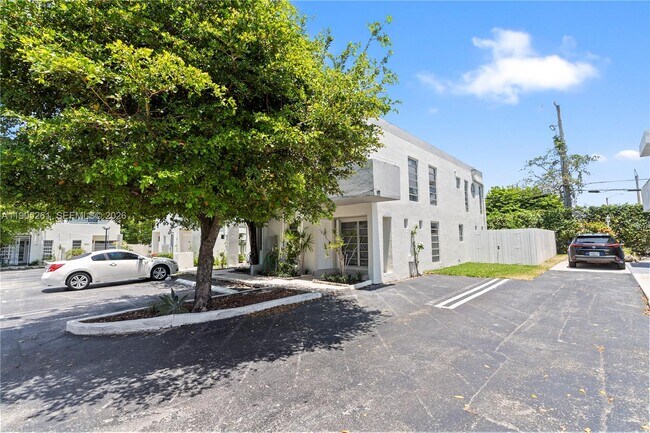 Building Photo - 3597 SW 17th St