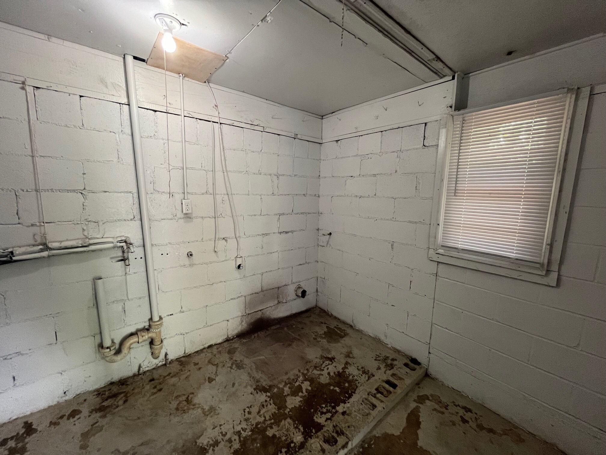 Building Photo - 1171 Sparkle Ave