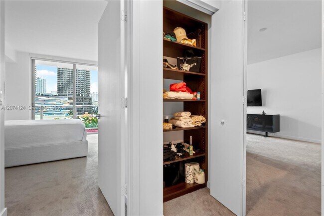 Building Photo - 1100 S Miami Ave